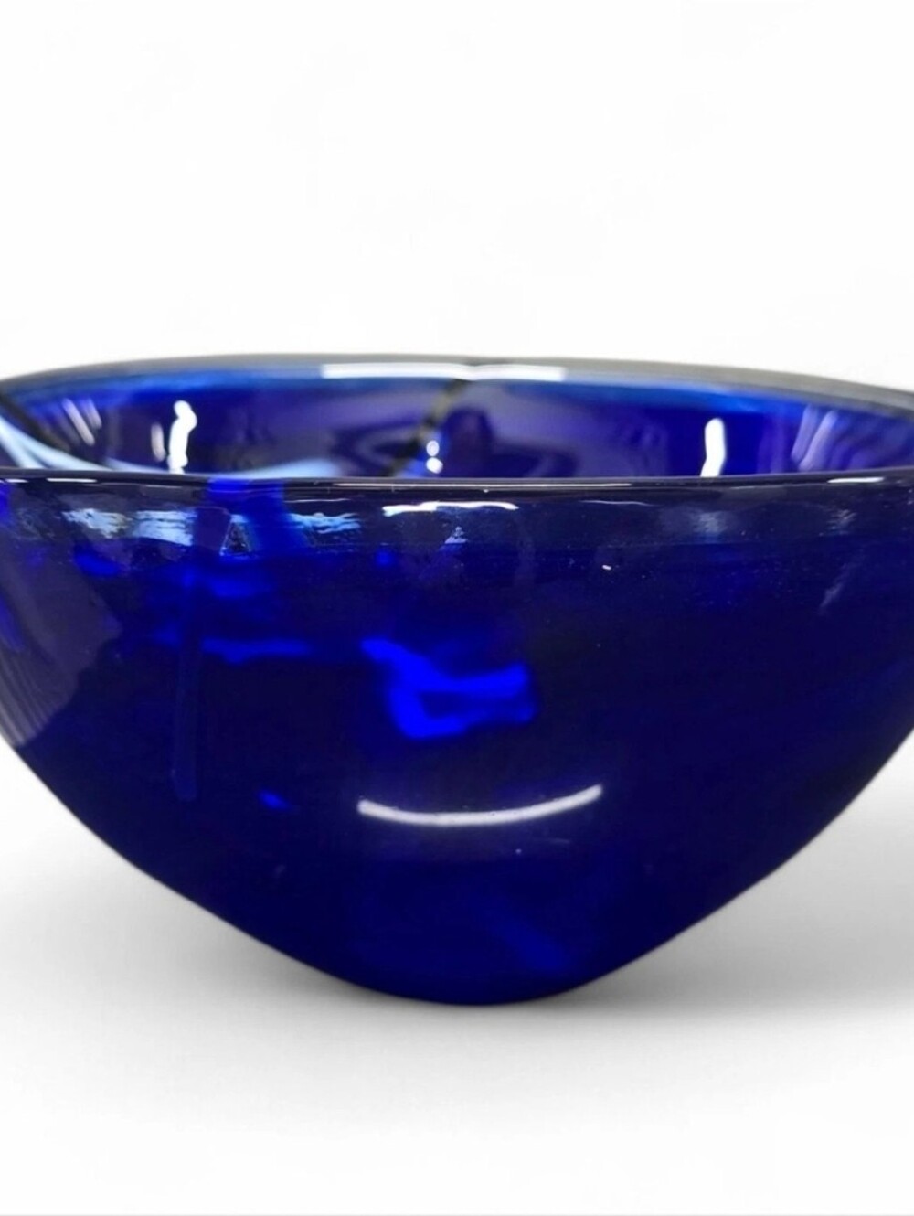 Kosta Boda Cobalt Blue Art Glass Bowl by Anna Ehrner 9" Sweden Signed - Picture 8 of 9